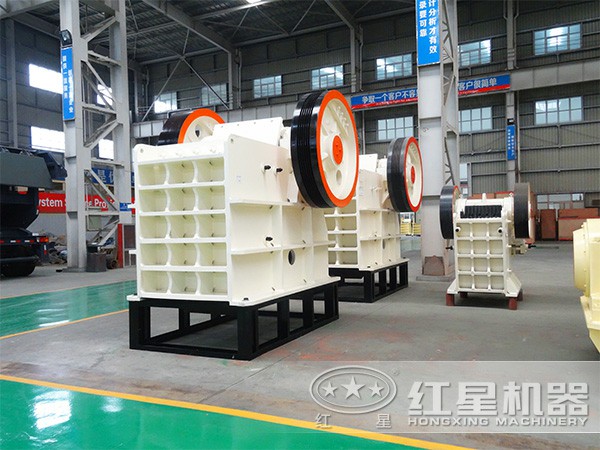 69石頭顎破機(jī)廠家，提供現(xiàn)貨，可到場考察