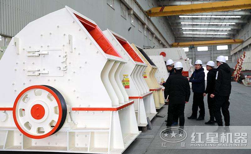 大型錘破機展示，客戶參觀現(xiàn)場