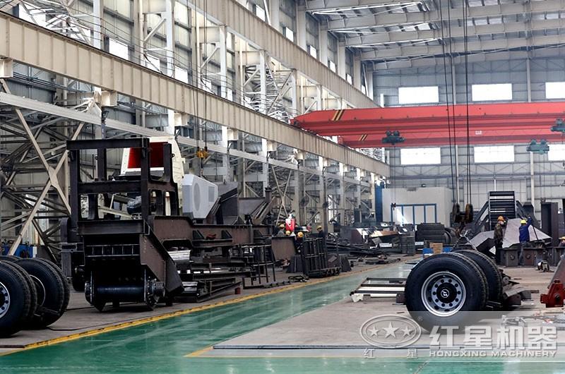 可流動的全自動錘式粉碎機車間生產(chǎn)，工匠精神，性能優(yōu)良