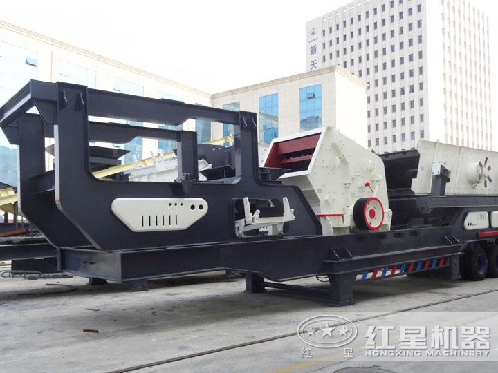 輪胎移動破碎站配反擊式破碎機，時產(chǎn)70-280t/h，具有整形作用