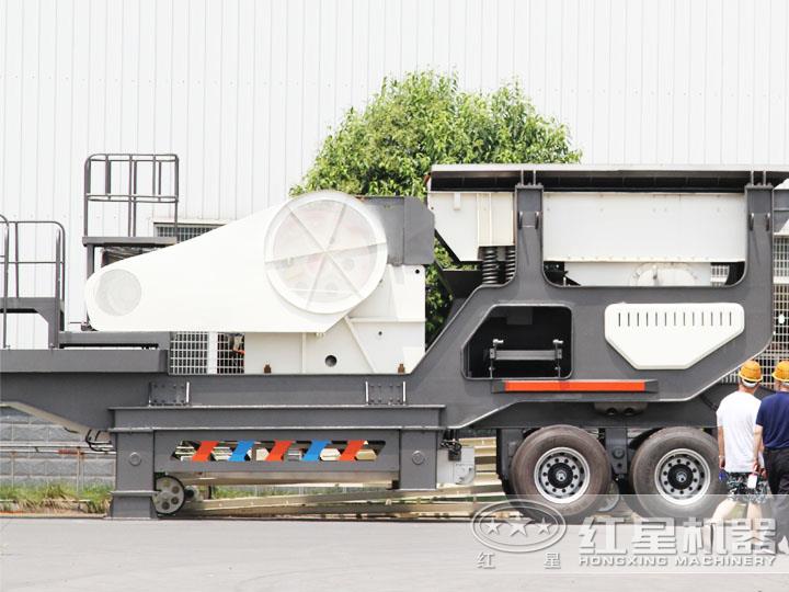 客戶到場參觀輪胎移動破，七大模塊，多種組合，滿足用戶需求
