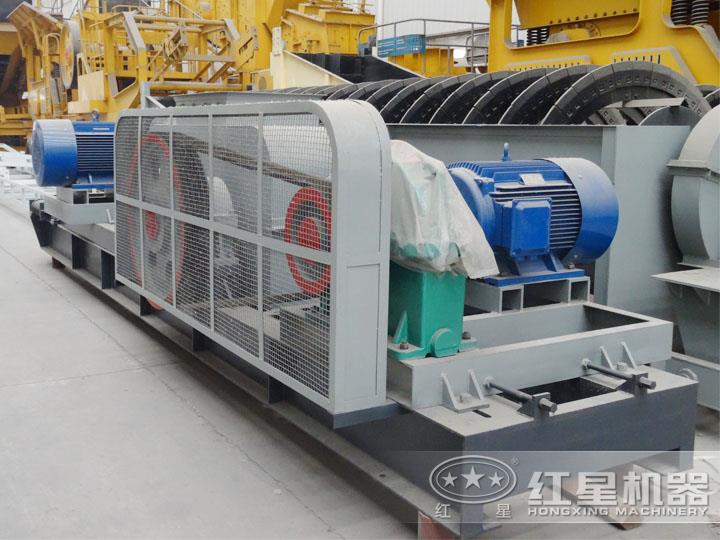 對(duì)輥式破碎機(jī)電機(jī)功率45*2KW，處理能力20-40t/h