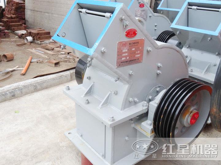 錘式破碎機(jī)，電機(jī)功率6P 55KW，時(shí)產(chǎn)18-40噸