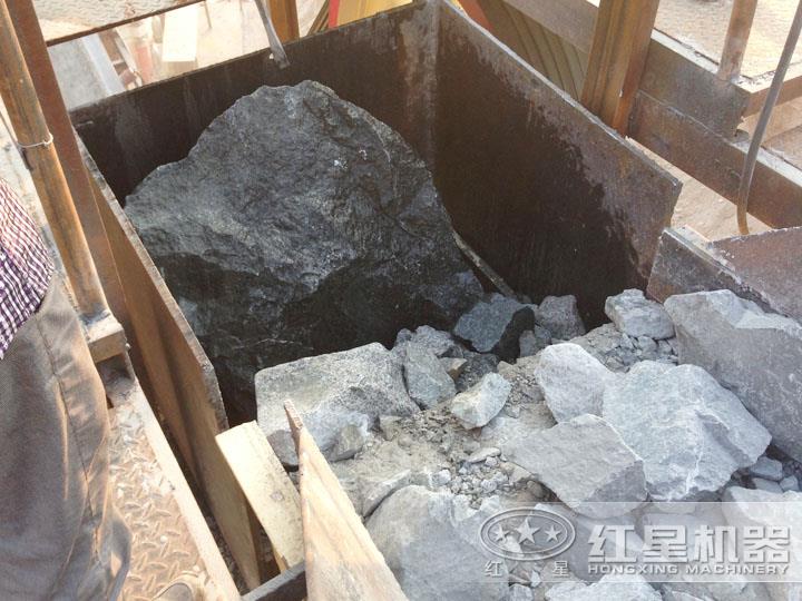 印尼尾礦加工現(xiàn)場，進(jìn)料粒度大，出料5-10mm