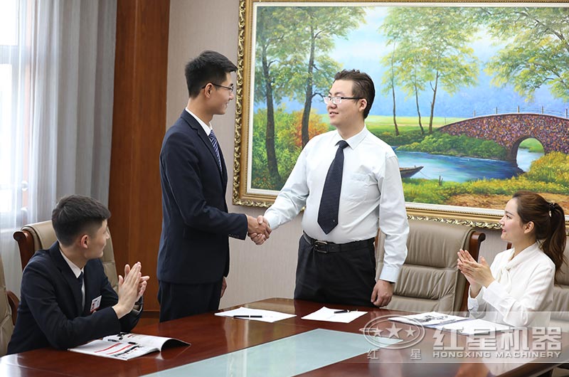 客戶來(lái)廠實(shí)地考察，簽訂合同 