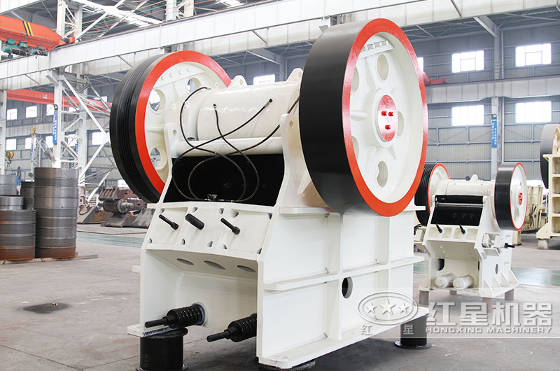 歐版顎式破碎機(jī)，粗碎破碎比大